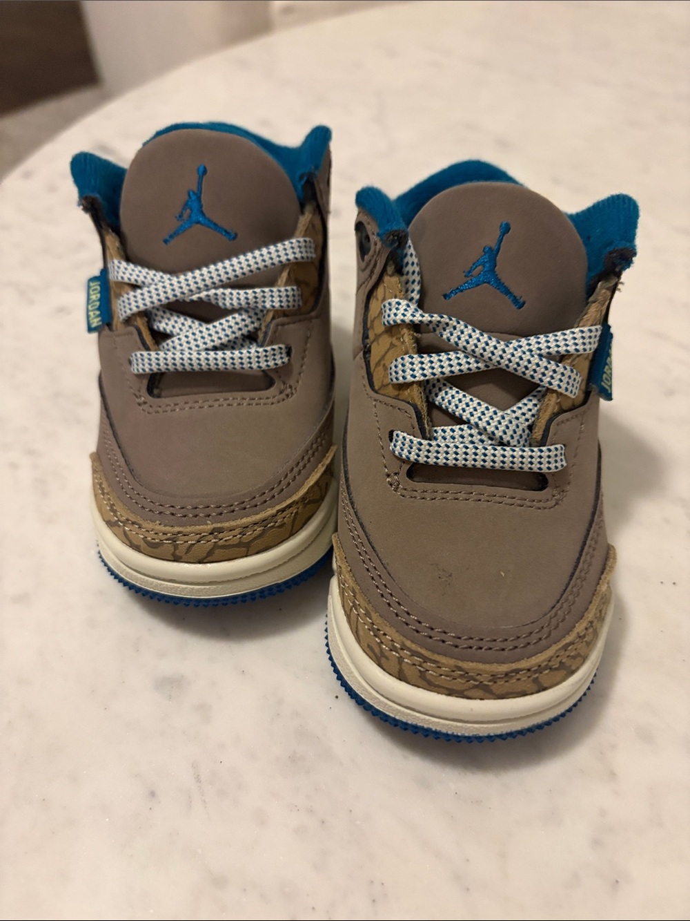 Jordan Kids Taupe and Blue Mini Sneaker